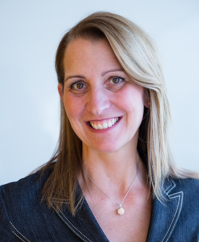 365 üzleti történet, Brand Éva