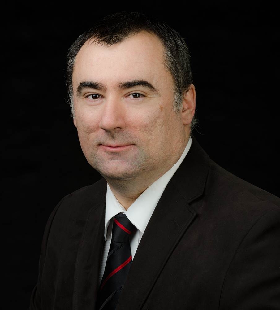 A felszabadító kényszer 365 üzleti történet,Csetneki Tamás