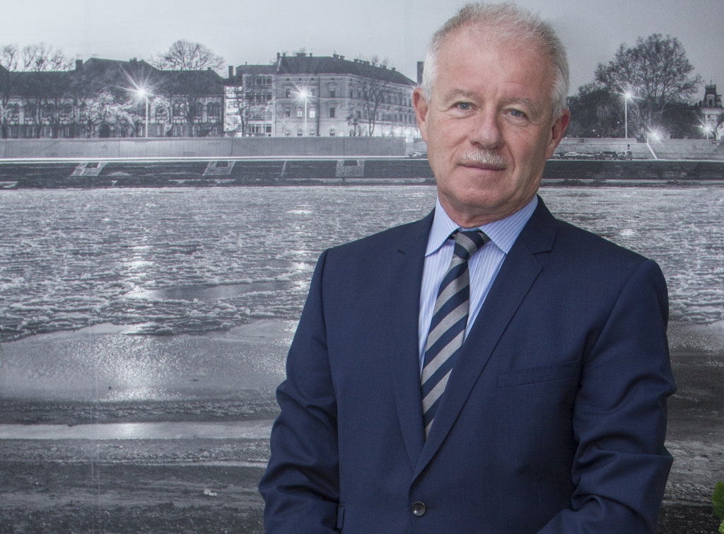 Gellért Ákos, 365 üzleti történet