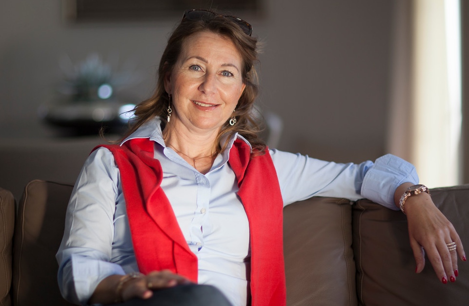 Julianna világoszöld takarója Hirschler Judit, a Hirschler Glas Kft tulajdonos ügyvezető igazgatója