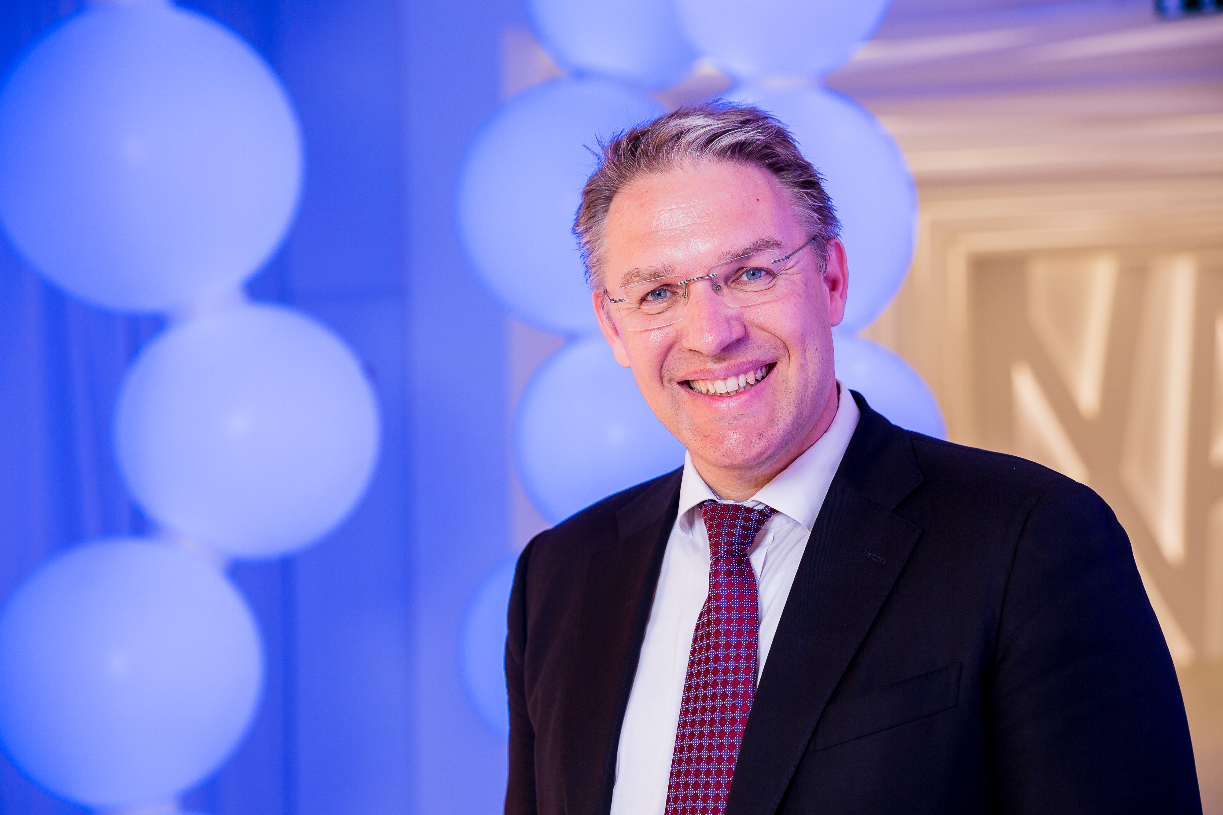 Jörg Bauer, 365 üzleti történet