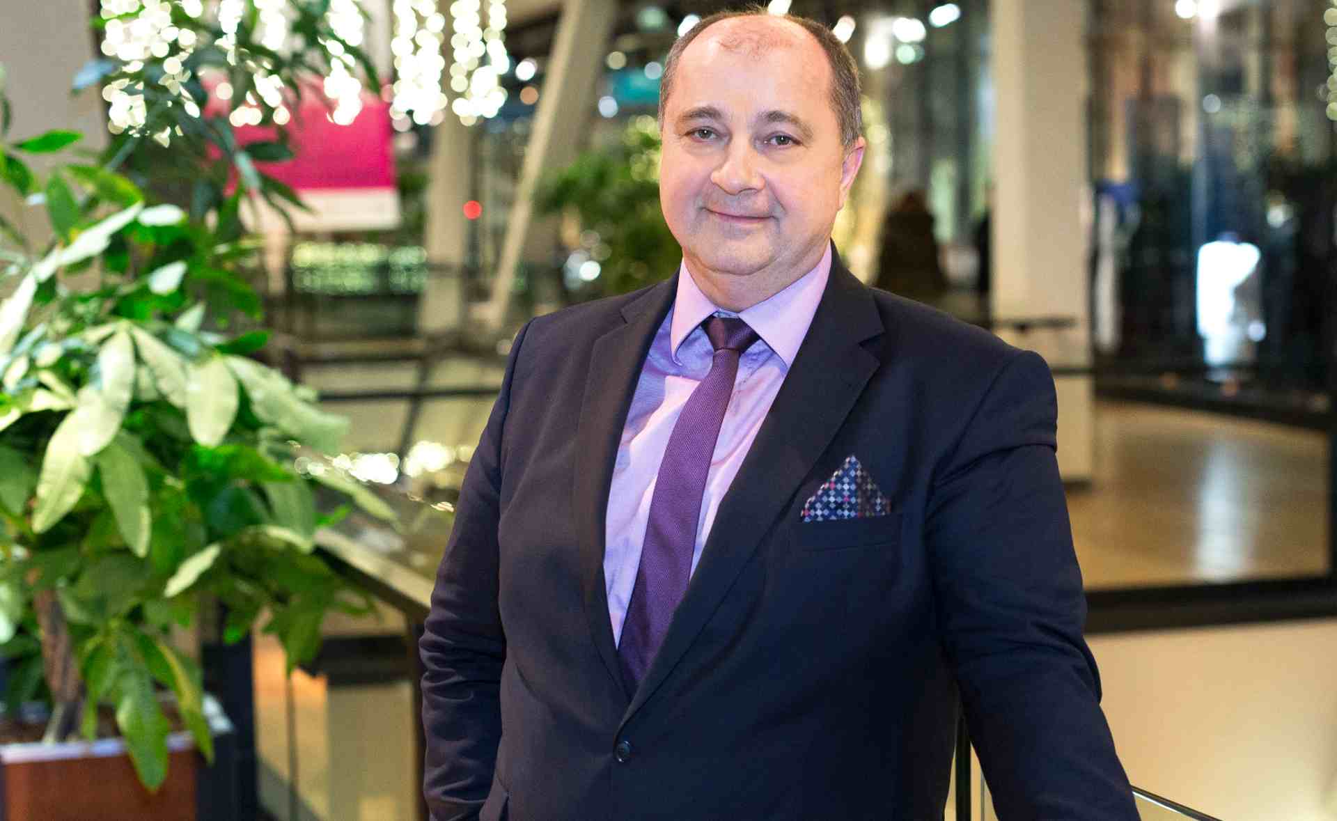 Kovács László, La Fiesta, 365 üzleti történet 2. 