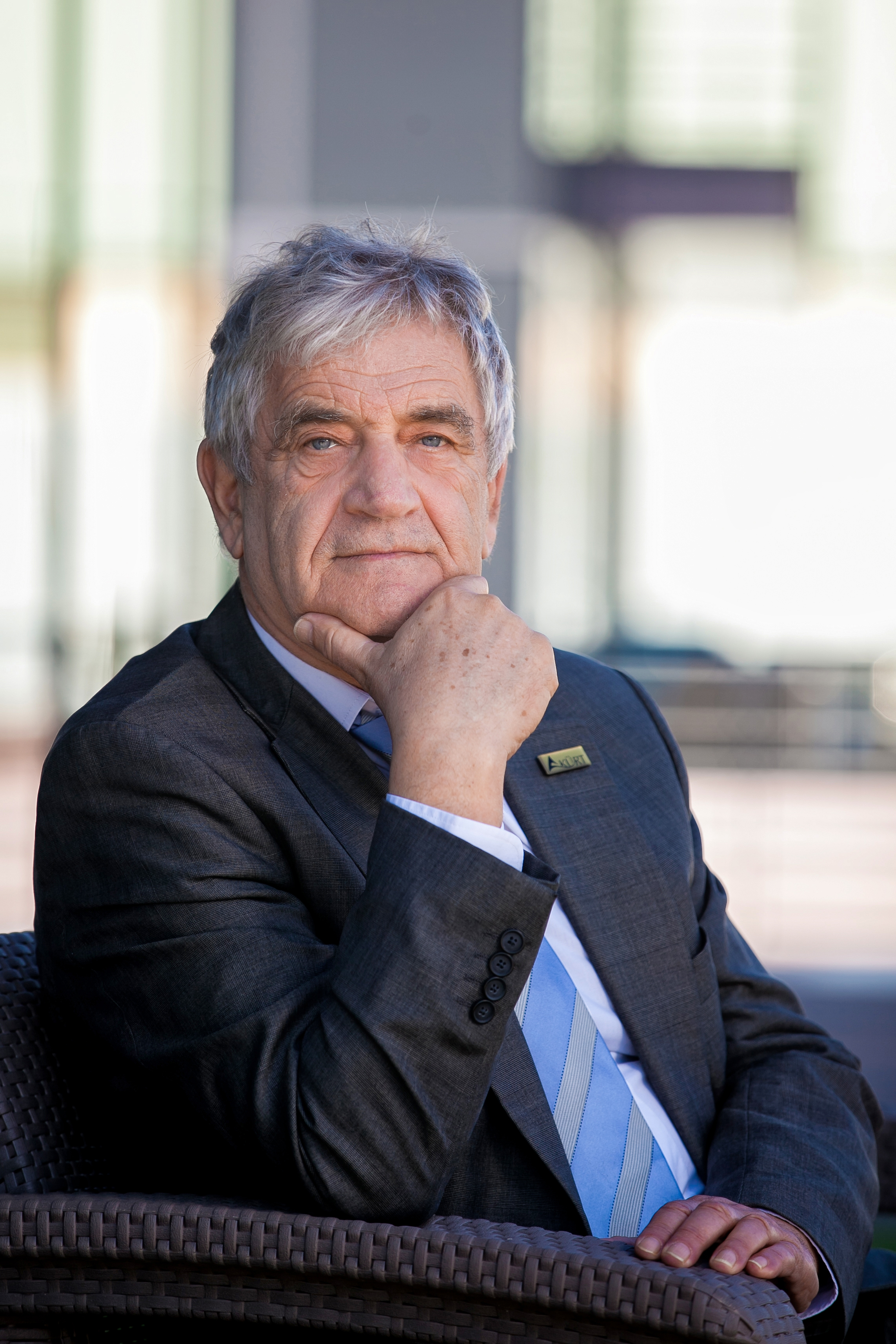 Kürti Sándor, Kürt Zrt, 365 üzleti történet