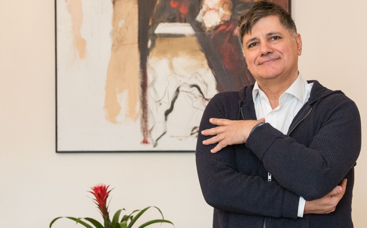 Lotfi Farbod, 365 üzleti történet