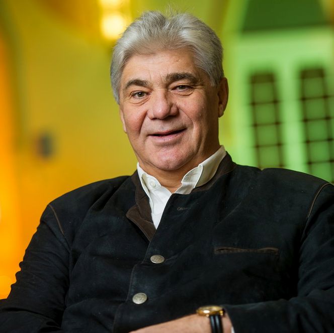 Nyúl Sándor, 365 üzleti történet