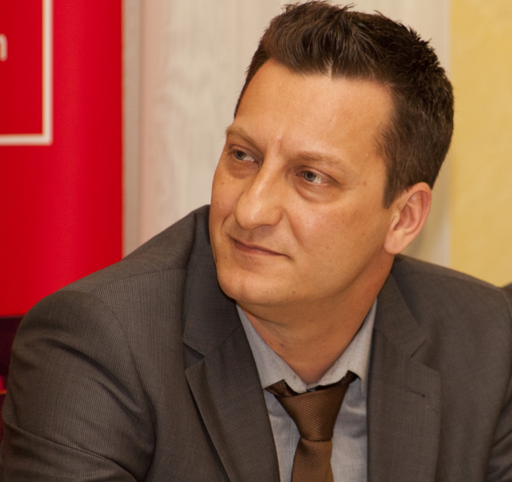 Pécskövi tibor, 365 üzleti történet