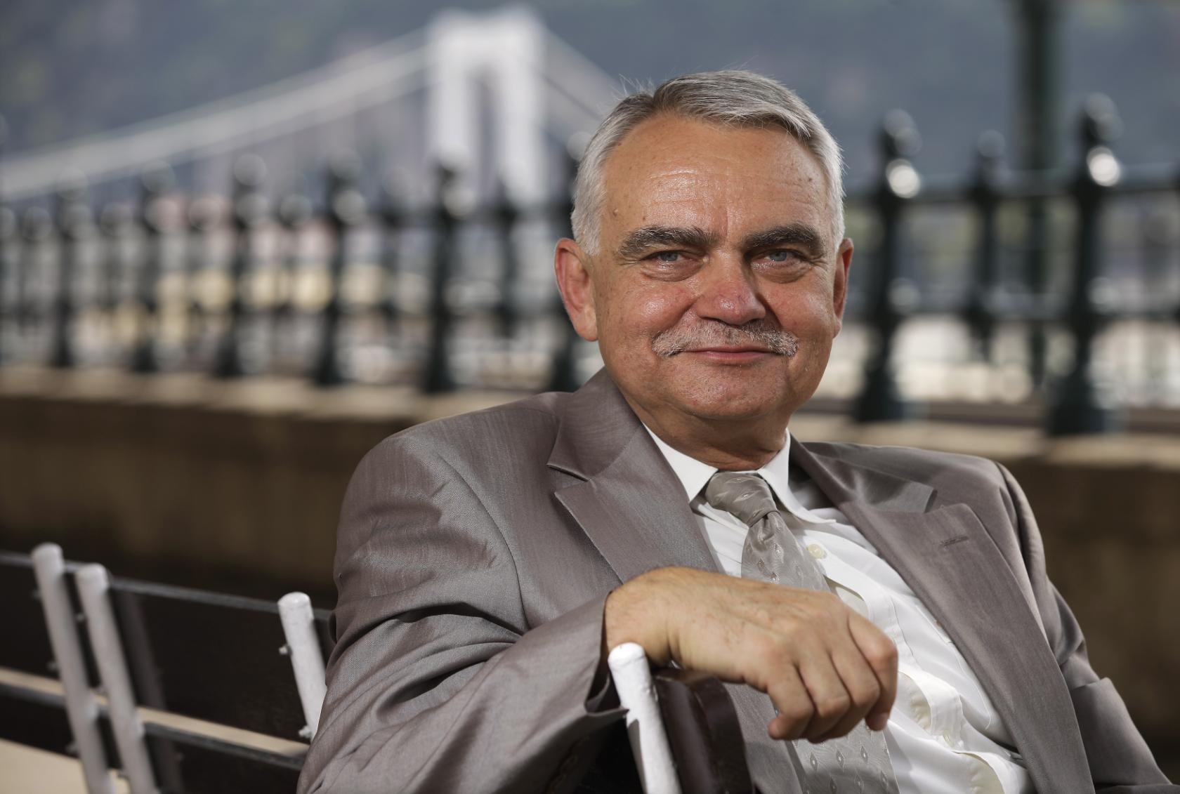 Proháaszka Balázs, Kométa 99, 365 üzleti történet 2. 