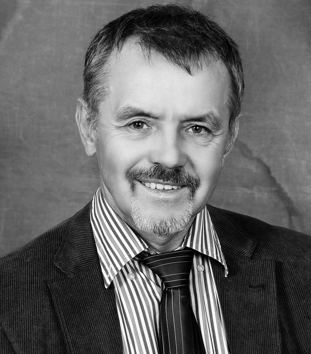 A manyó Sinkó Ottó,a Videoton társtulajdonosa, társvezérigazgatója