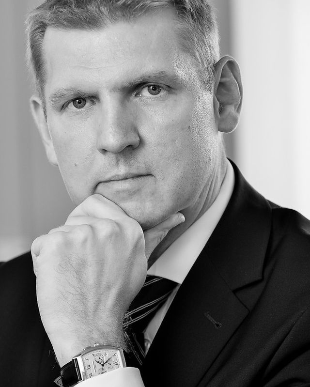 Szirmák Botond, a Provident Pénzügyi Zrt. vezérigazgatója, a Menedzserek Országos Szövetségének volt