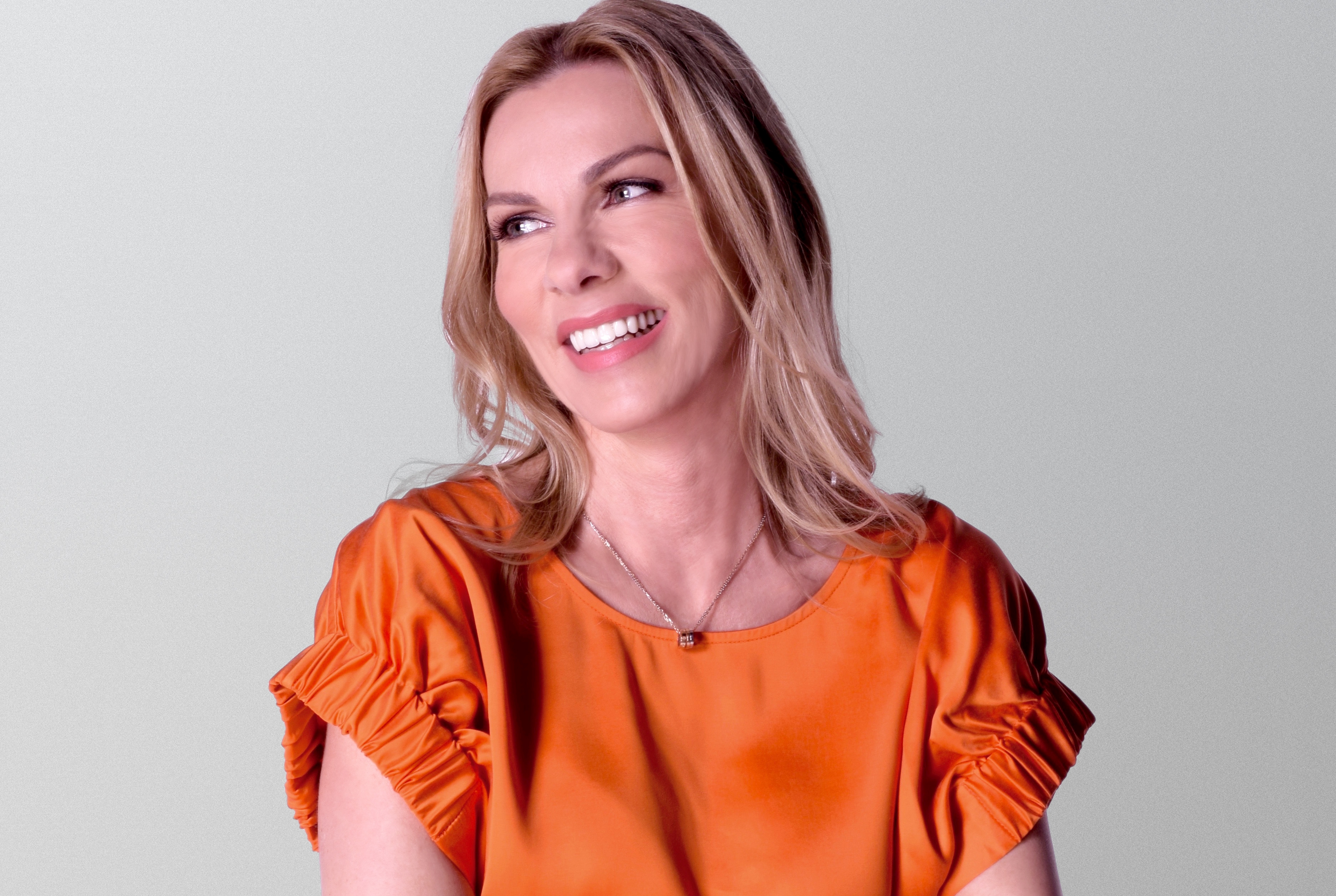 Tábori Éva, 365 üzleti történet