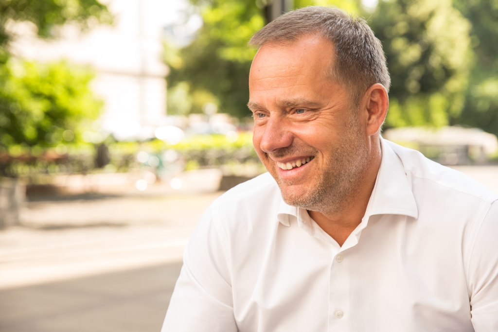 Retro itt, retro ott Vidák László, 365 üzleti történet, Menza