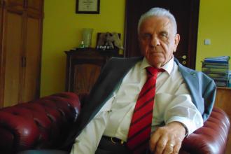 Kétszer lett az enyém Caola Benkő László, 365 üzleti történet, Caola