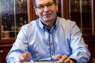 Digitális vakcinát az IT-vírus ellen Czakó Ferenc, a Synergon Zrt. volt elnök-vezérigazgatója