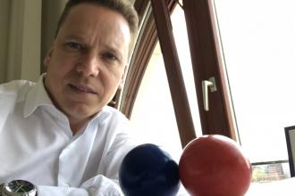 Dennis Gan és Forrest Gump Fazekas Roland, 365 üzleti történet