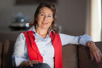 Julianna világoszöld takarója Hirschler Judit, a Hirschler Glas Kft tulajdonos ügyvezető igazgatója