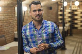 Traktoros lehettem volna 365 üzleti történet, Juhász Ádám