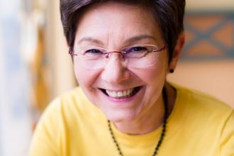 Irodai dolgozók a termelésben, avagy egy merész akció Kiss Katalin, 365 üzleti történet