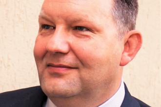 365 üzleti történet, Kövesdi József