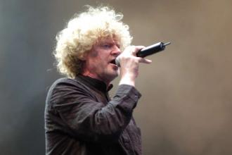 Müller Péter Sziámi, 365 üzleti történet