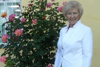 Az üveggyöngy igaz története 365 üzleti történet, Somlyai Árpádné