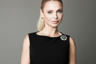 Főnöki állásajánlat, párnapos babával Yvonne Dederick, 365 üzleti történet