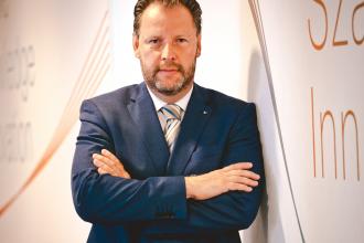 Minden lehet másként is Vég Ottó, 365 üzleti történet, ManPowerGroup Hungary